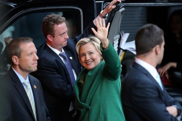 U.S. Democratic presidential candidate Hillary Clinton waves as she arrives for a meeting with Israel's Prime Minister Benjamin Netanyahu at a hotel in New York, U.S. September 25, 2016. (Photo: Reuters)