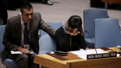 Nadia Murad Basee ngậm ngùi kể lại khoảng thời gian cô bị bắt cóc và cưỡng hiếp bởi các thành viên khủng bố IS. Photo Courtesy: Reuters