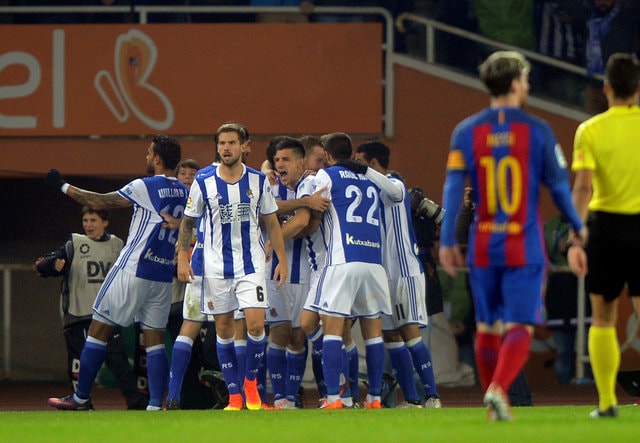 Sociedad chơi hay hơn hẳn trong cuộc đối đầu với Barca. Photo Courtesy: Reuters