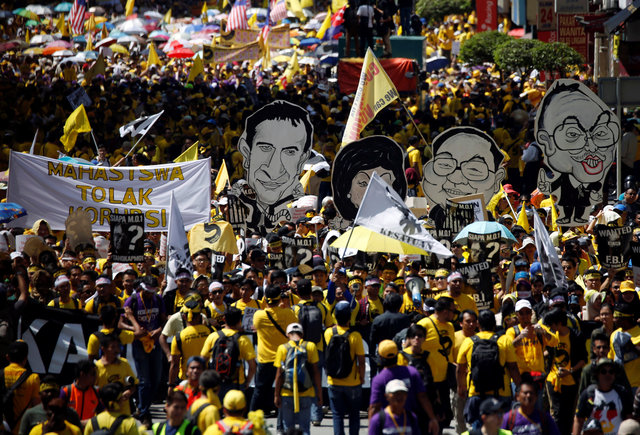 Pro-democracy group Bersih stage 1MDB protest, calling for Malaysian Prime Minister Najib Abdul Razak to resign, in Kuala Lumpur, Malaysia November 19, 2016. (Photo: Reuters)