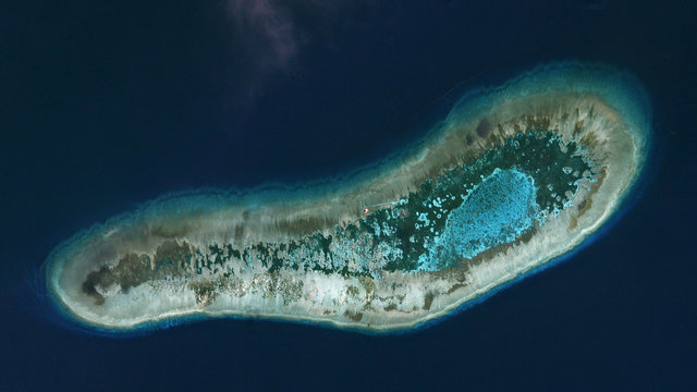 Vietnamese-held Ladd Reef, in the Spratly Island group in the South China Sea, July 19, 2016. (Photo: Trevor Hammond/Planet Labs/Handout via Reuters)