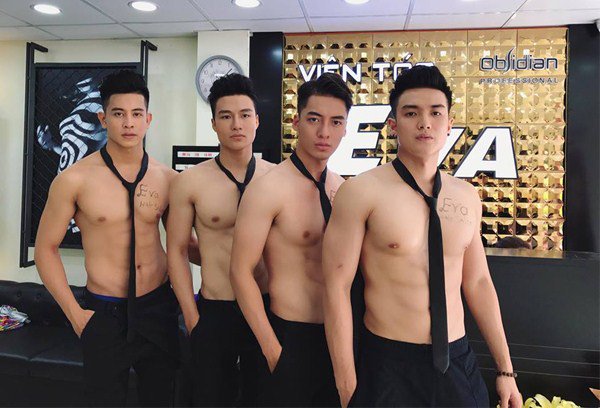 Topless Hairdressers Cause A Stir In Hanoi Tvts