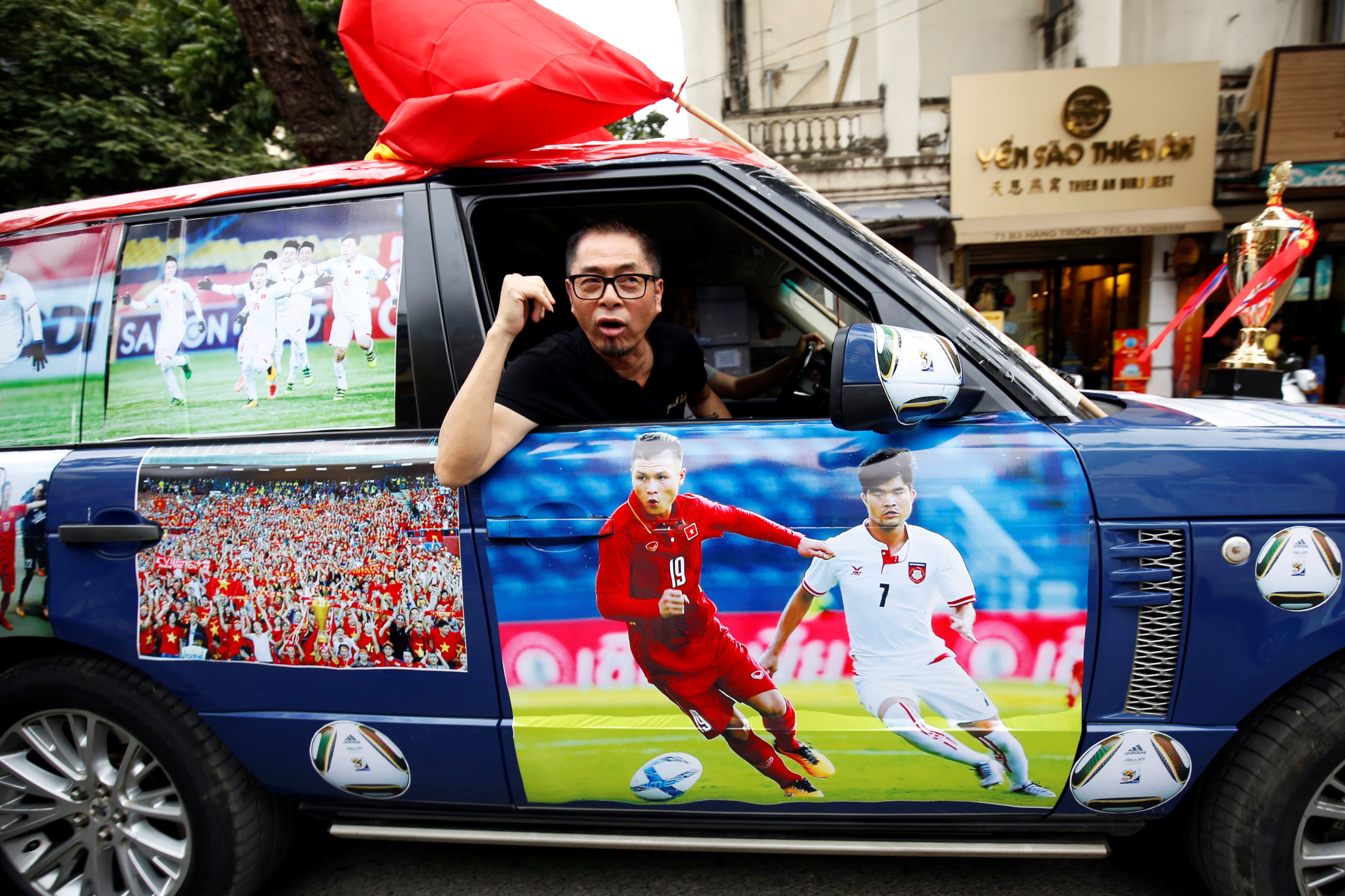 Soccer: Vietnam gripped by football fever ahead of Under-23 Asian Cup