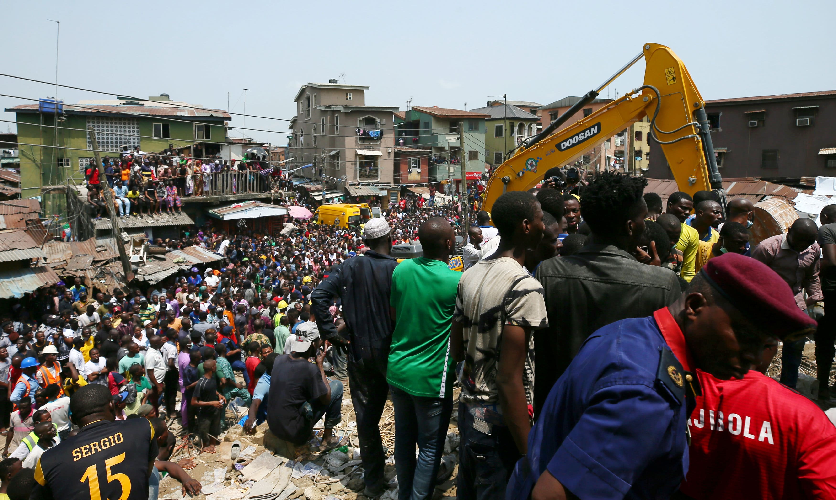 100 children feared trapped in collapse of Lagos building that housed