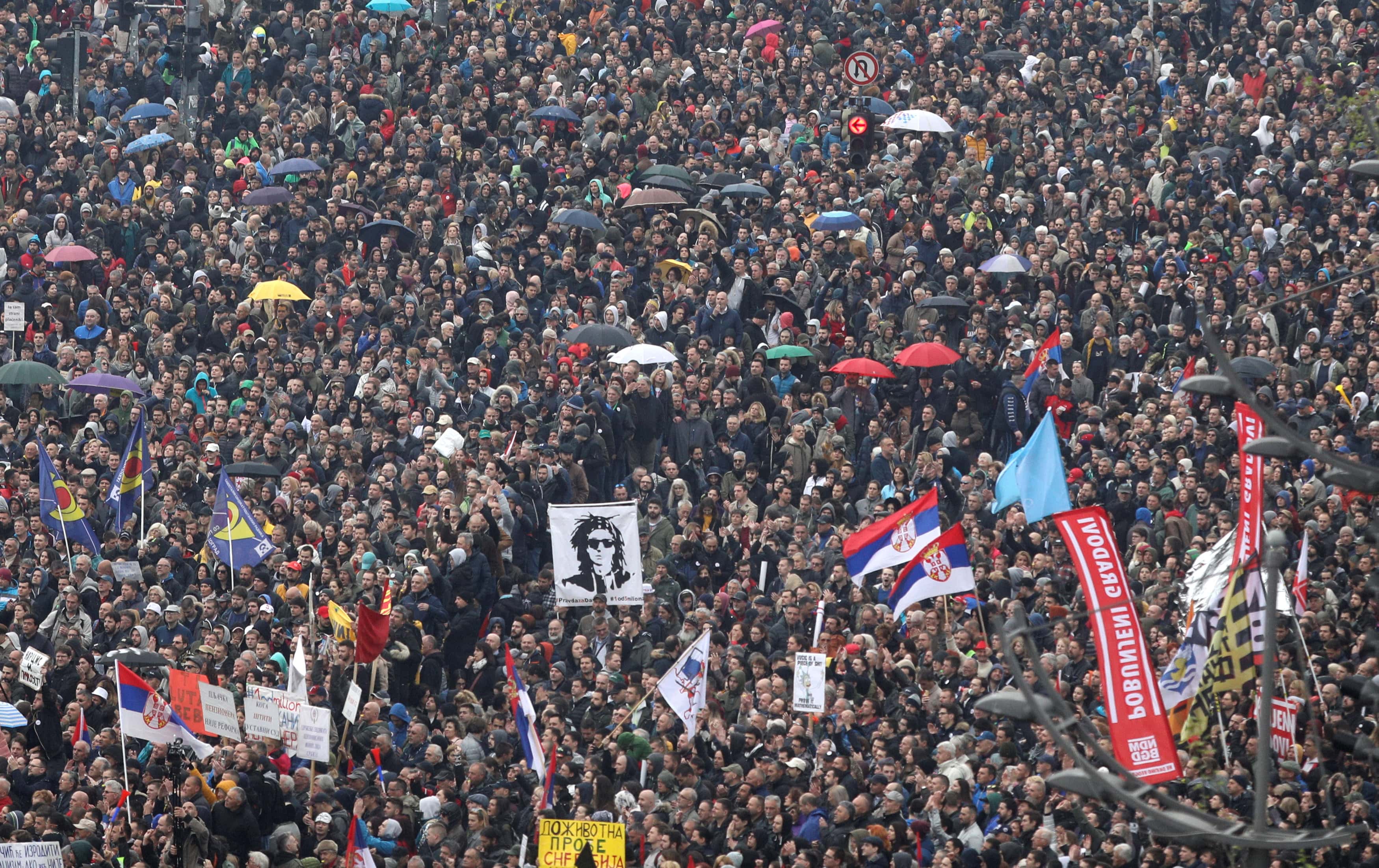 Новости сербии сайт. Сербия протесты 1999. Протесты против Вучича в Сербии. Митинги в Сербии 1991. Сербия в апреле.