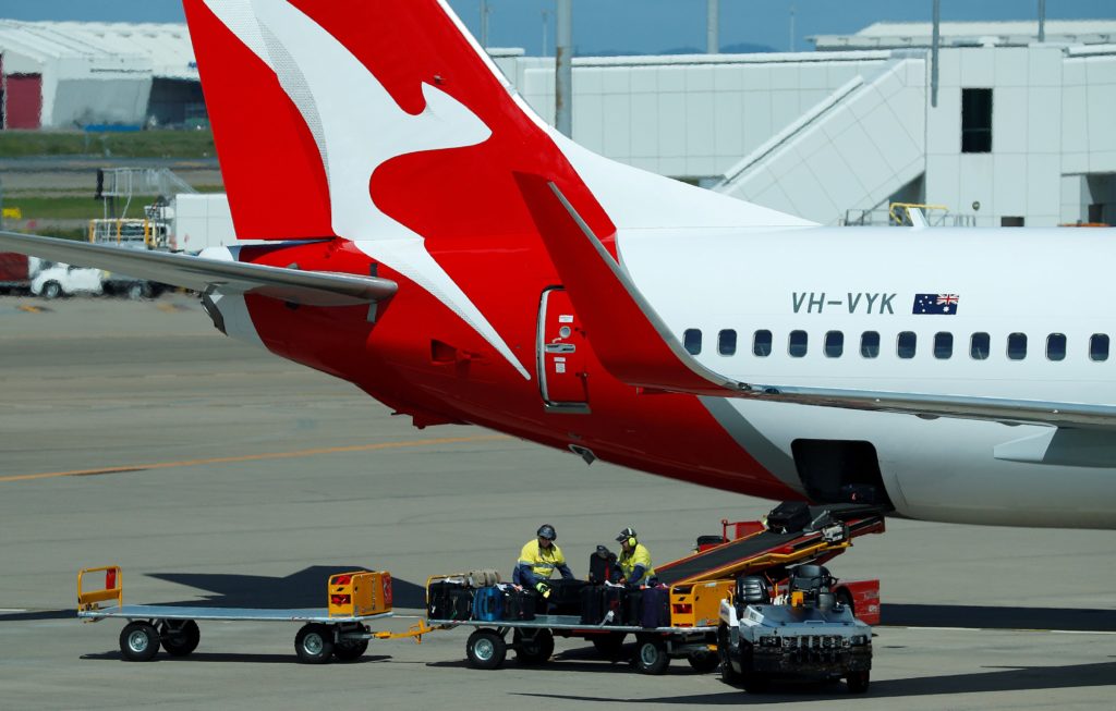 qantas lost baggage compensation